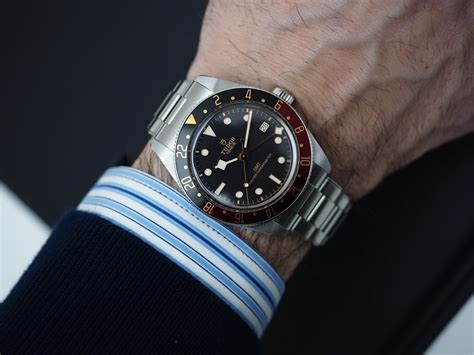 TUDOR introduce il Black Bay 58 GMT, un tributo all’epoca d’oro 